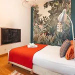 Appartement L'horloge De L'écusson Nîmes
