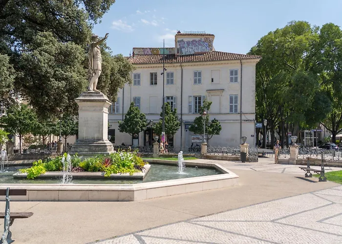 L'horloge De L'ecusson *